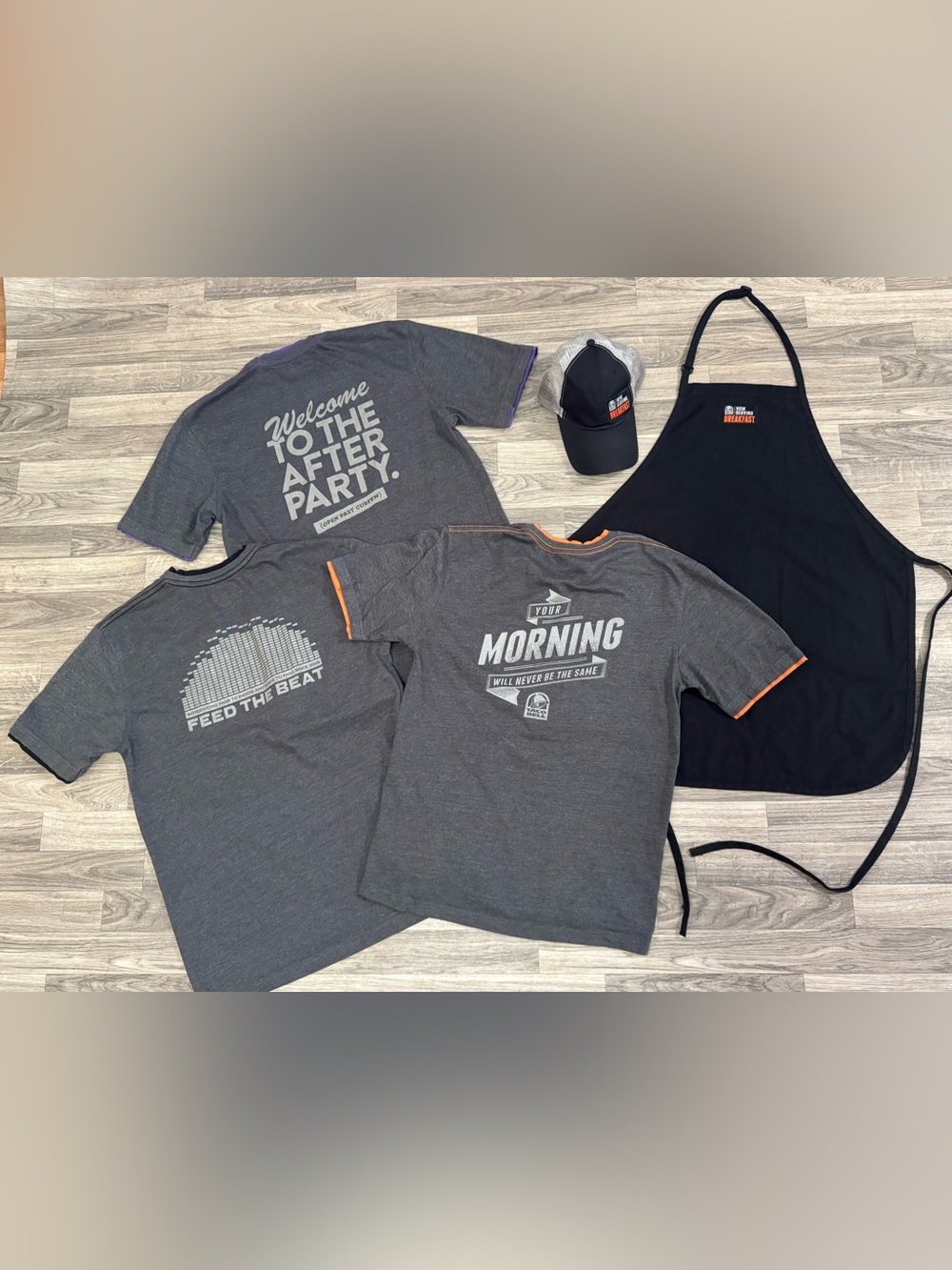 Taco Bell uniform bundle 3 shirts men’s sz M, hat, and apron